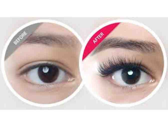 Amazing Lash Full Set of Eyelash Extensions * Expires 12/31/17