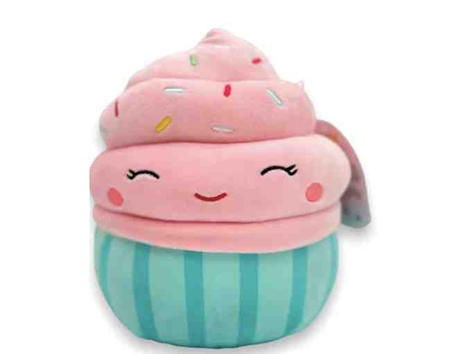 SQUISHMALLOW CUPCAKE BASKET 1