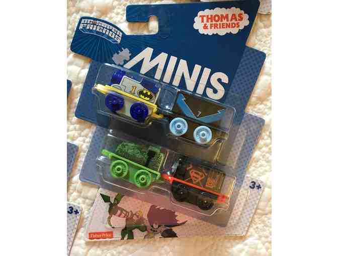 003.  THOMAS & FRIENDS 8 mini-packs - each pack has 4 cars inside!