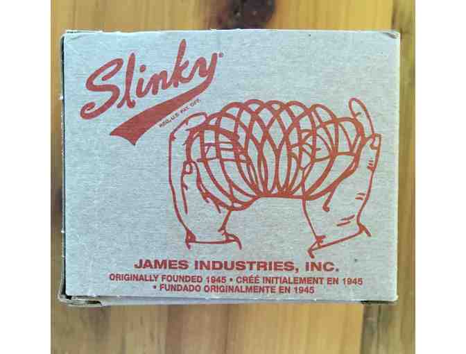 003. Vintage Metal Slinky