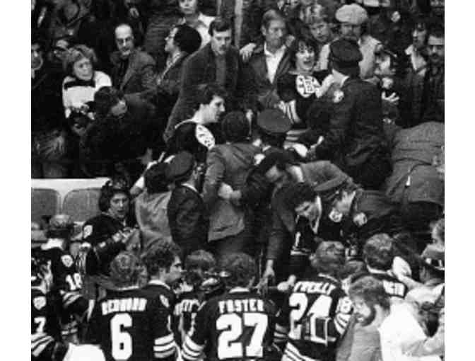 ONE OF A KIND! BOSTON BRUINS SIGNED SHOE