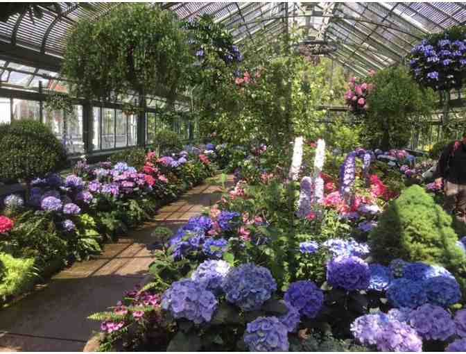 Two (2) Passes to Niagara Parks Attractions