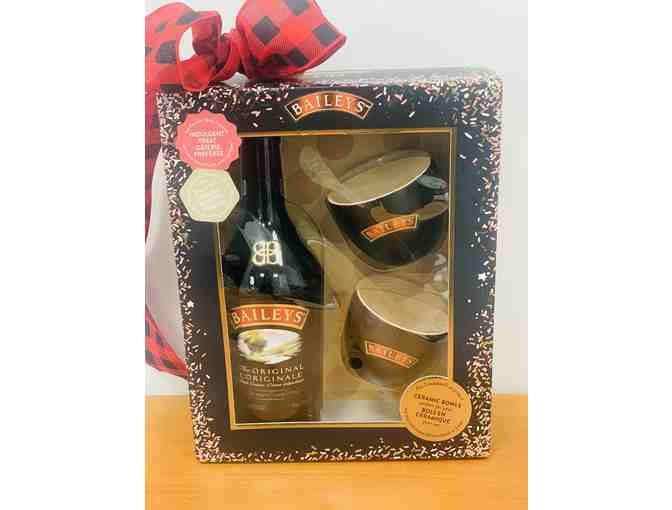 Baileys Irish Cream & Ceramic Bowls Gift Set