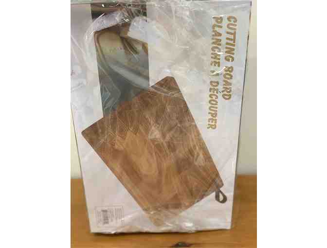 Splash Acacia Wood Cutting Board and Portugal Red Wine