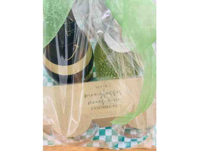 'Cheers to a New Year' Prosecco and Glasses Gift Set