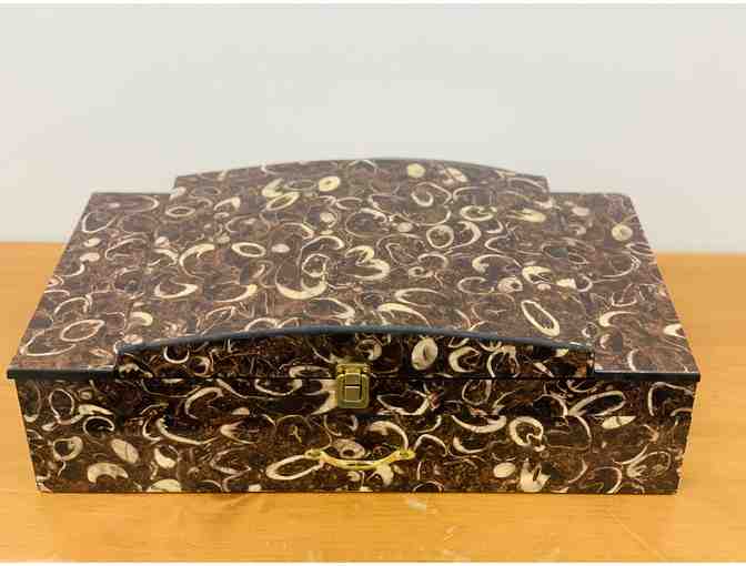 Deluxe Dinnerware Set and Display Case (LOT 2, BROWN MARBLE)