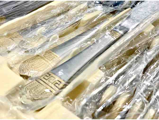 Deluxe Dinnerware Set and Display Case (BROWN AND RED ROSES)