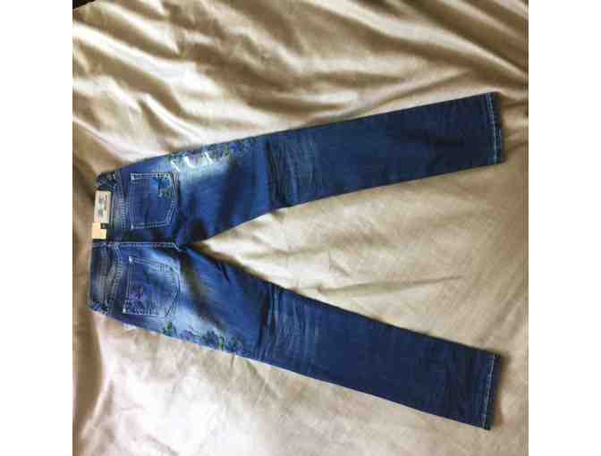 Grace in LA Floral Embroidered Denim Jeans -- Size 27