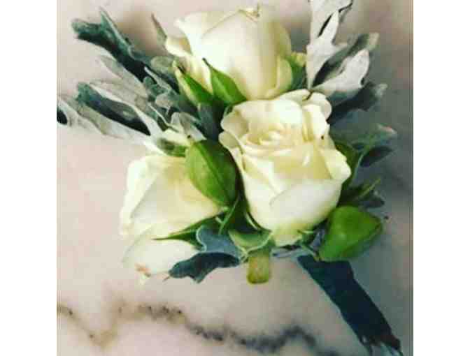 $200 Painted Pink Gift Card and Lauren Ladner flowers