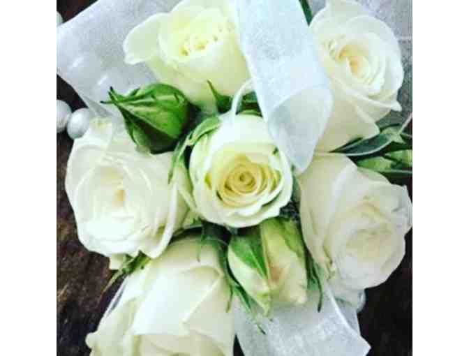 $200 Painted Pink Gift Card and Lauren Ladner flowers