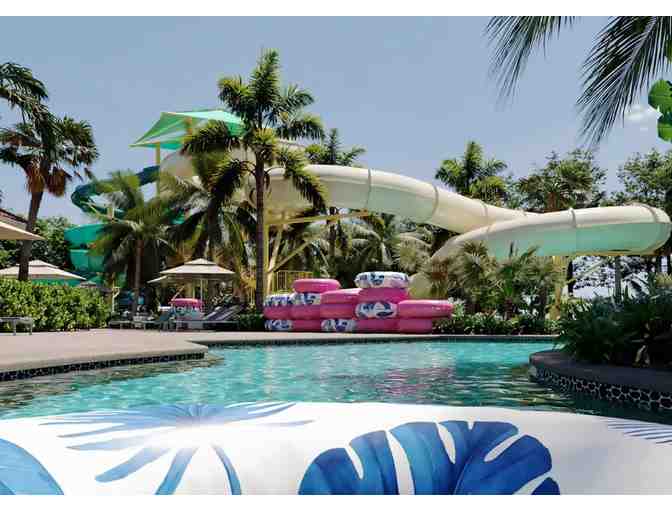 A Sun-drenched Paradise Stay in Naples! - Photo 3