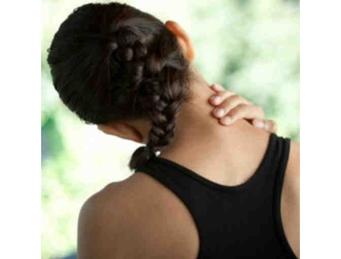 Move Well Chiropractic Consultation - Exam, 1 Treatment, 30-Minute Massage