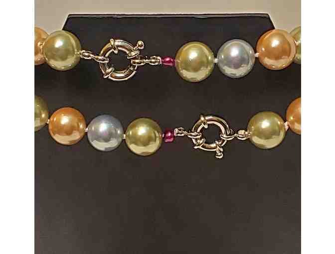 Necklace -- Tri-Color Shell Pearls -- 14 mm -- 16'