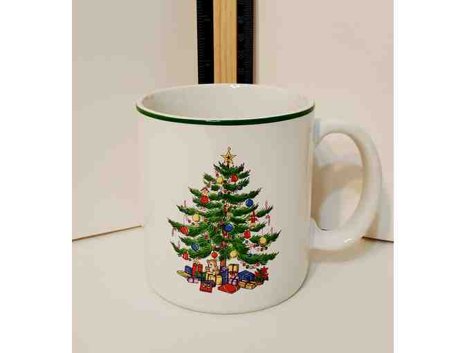 Christmas / Holiday Coffee Cups / Mugs -- Set of 8