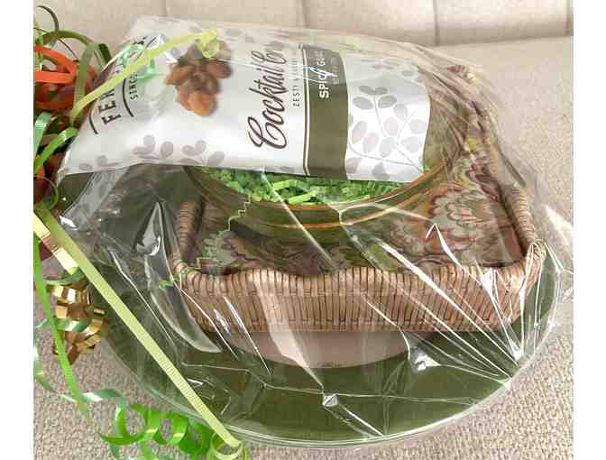 Hostess Set: Exquisite Service for 8 for casual but elegant dining