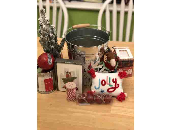 Christmas Wondershop Basket - Nuru