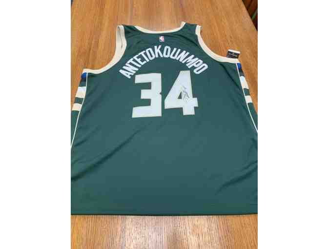 Autographed Giannis Antetokounmpo Milwaukee Bucks Jersey