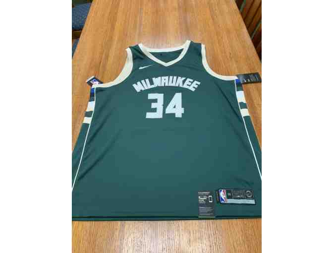 Autographed Giannis Antetokounmpo Milwaukee Bucks Jersey