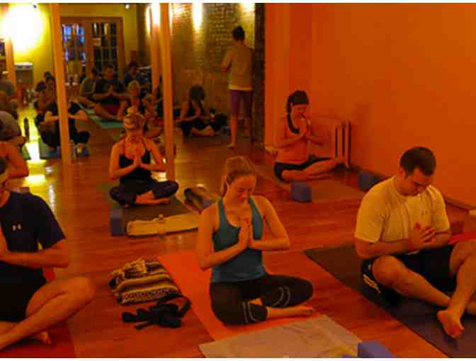 NY Loves Yoga : 3 Yoga Classes & Mat Rental