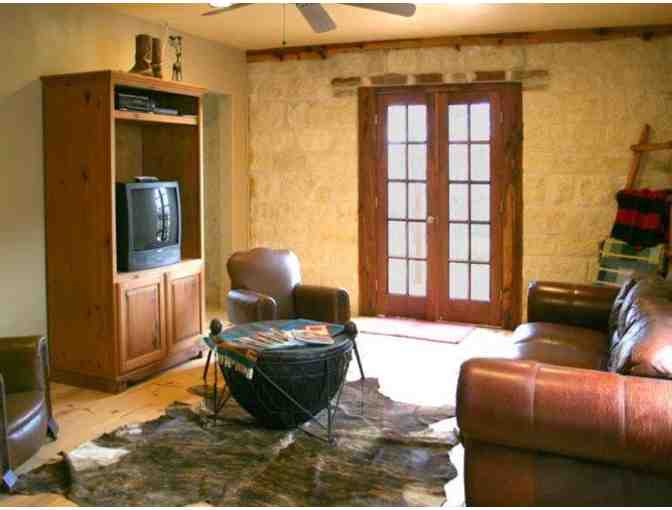 1 Night Stay for 2 in Fredericksburg, Texas