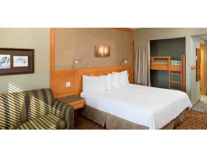 One Night Stay & 4 Passes to the Water Park at the Radisson Hotel Bloomington