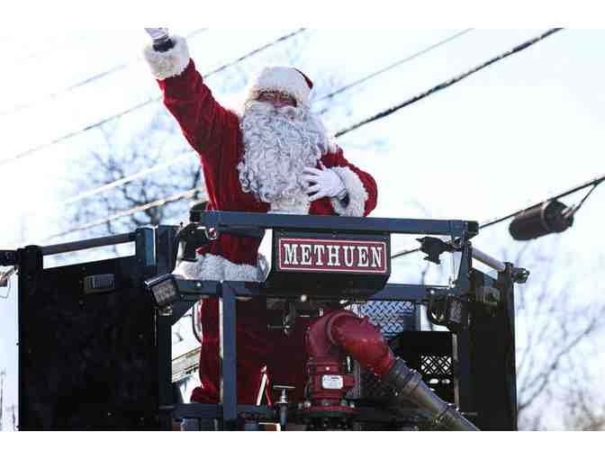 Santa's Coming on a Fire Engine? - Photo 1