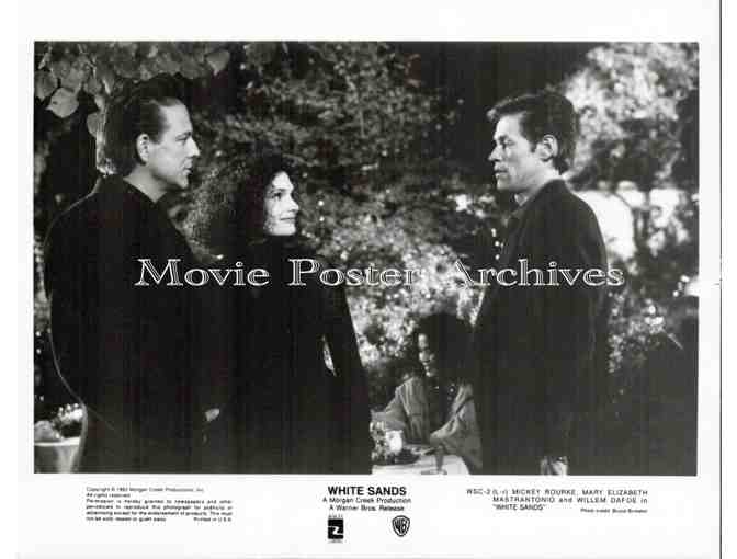 WHITE SANDS, 1992, movie stills, Willem Dafoe, Mickey Rourke, Maura Tierney