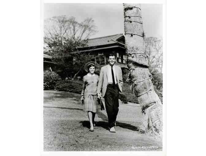 WALK DONT RUN, 1966, movie stills, Cary Grant, Samantha Eggar