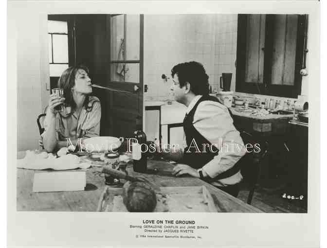 LOVE ON THE GROUND, 1986, press still set, Geraldine Chaplin, Jane Birkin.