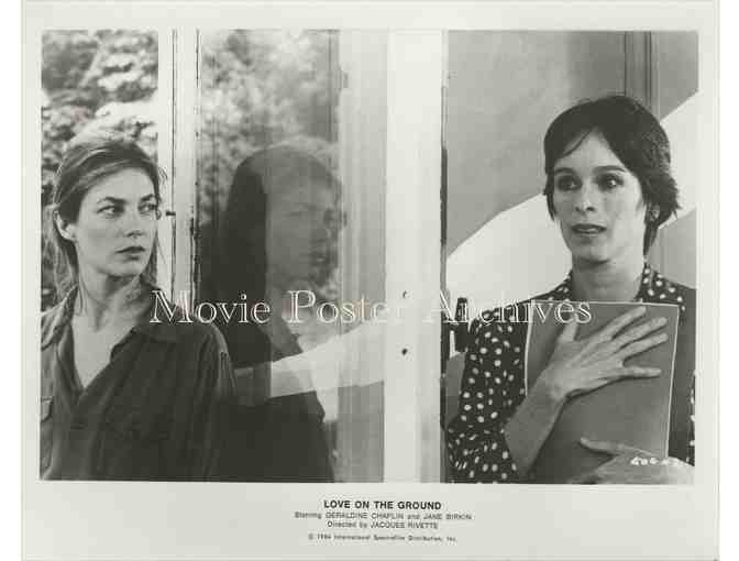 LOVE ON THE GROUND, 1986, press still set, Geraldine Chaplin, Jane Birkin.