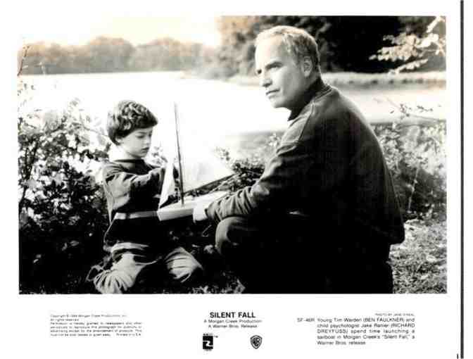 SILENT FALL, 1994, movie stills, Richard Dreyfuss, Linda Hamilton