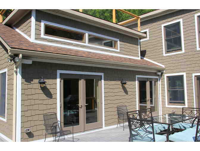 Delaware River - Catskill Mountains: NEW Modern Getaway Home!!