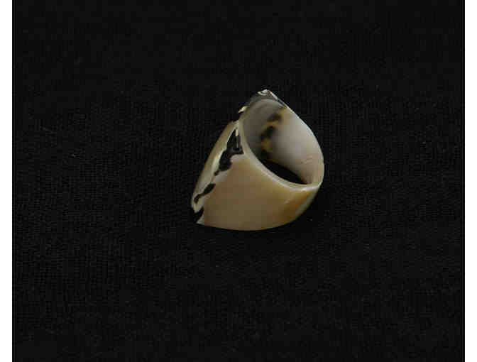 Seashell ring - Handmade in Cuba