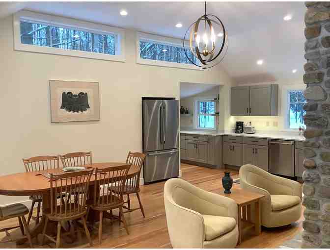 Cozy Ripton school house stay