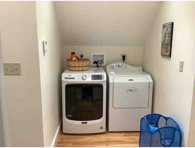 Cozy Ripton school house stay