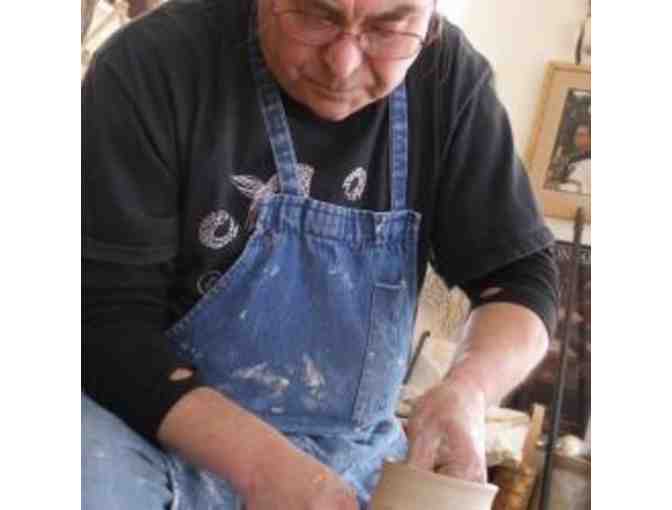 Covered ceramic vessel made by Ed Gray (Jikiwe)