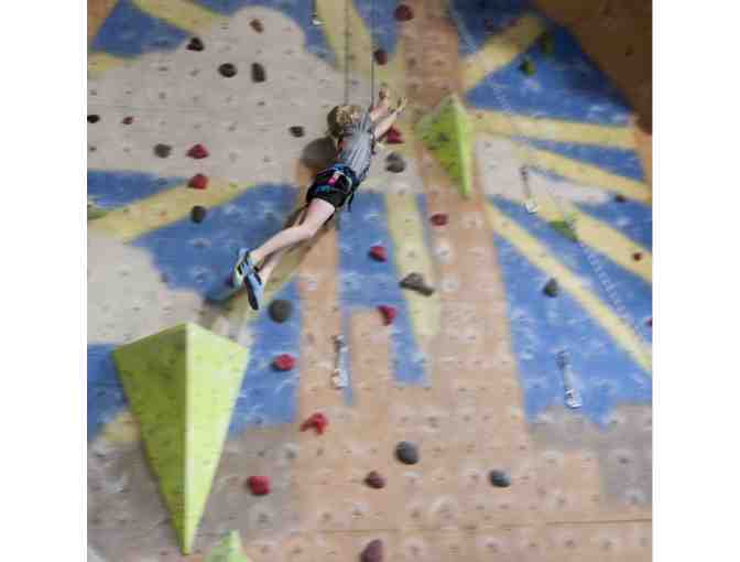 Four Climbing Day Passes (with gear) at Petra Cliffs - Photo 3