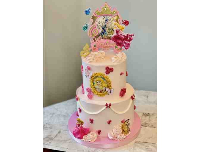 Custom Cake for 12 to 15 people by Kasia's Sweets