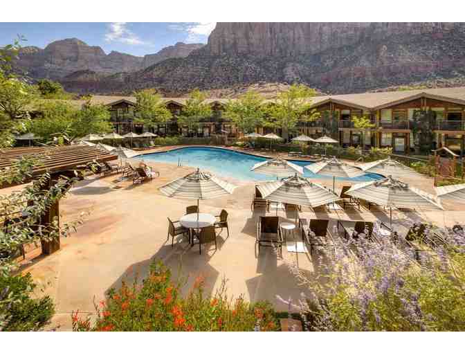 Desert Pearl Inn: One Night Stay in a King Riverside Room