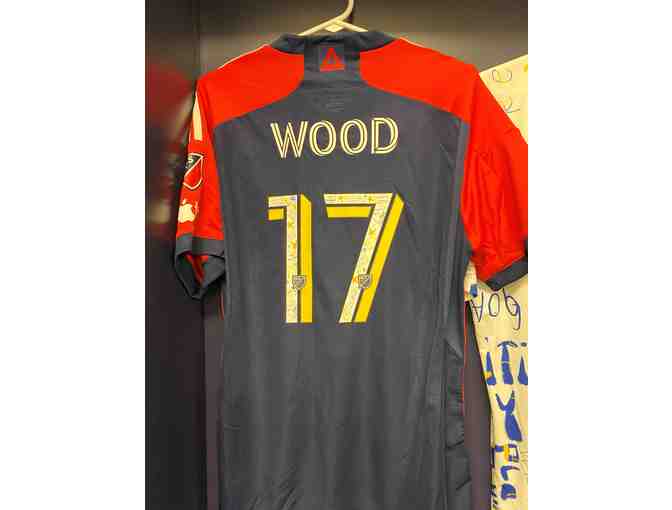 Bobby Wood Game-Worn, Signed Fight Childhood Cancer Match. Jersey