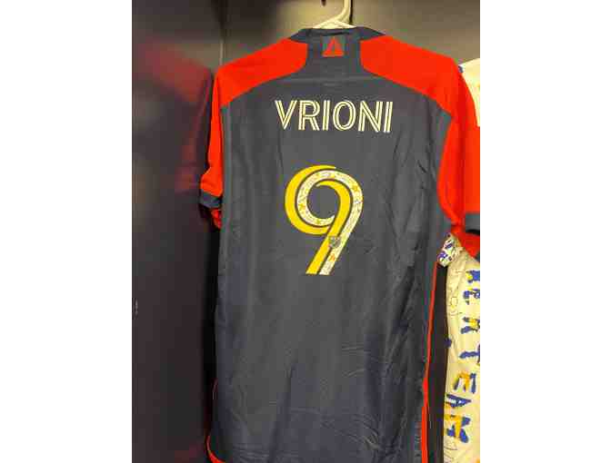 Giacomo Vrioni Game-Worn, Signed Fight Childhood Cancer Match. Jersey