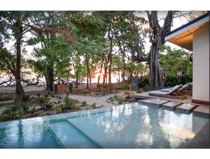 (4) Night Stay In A Luxurious Oceanfront Costa Rica Villa!