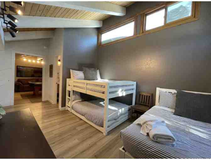 Beautiful Mammoth Lakes Condo - (4) Night Stay and it Sleeps 7!