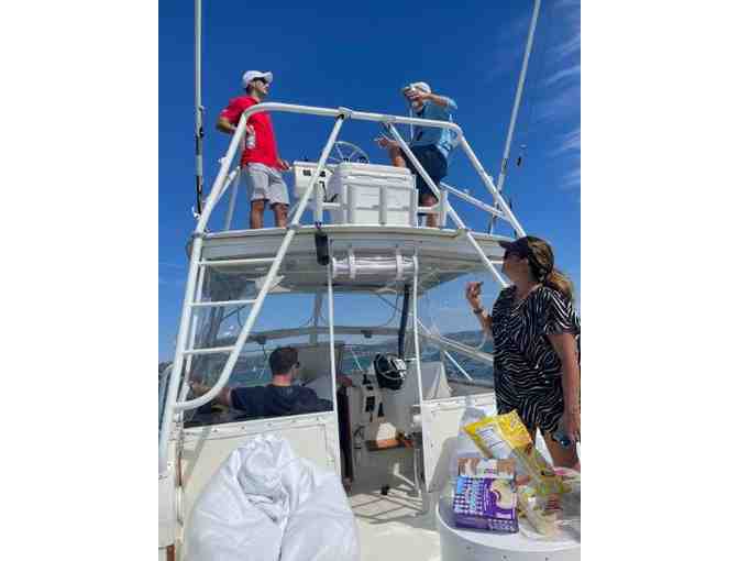 Cruise Newport Harbor on a Yacht for 8 people!