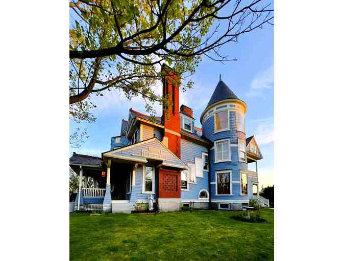 Grand Manchester Home Tour and Progressive Dinner for 6 guests