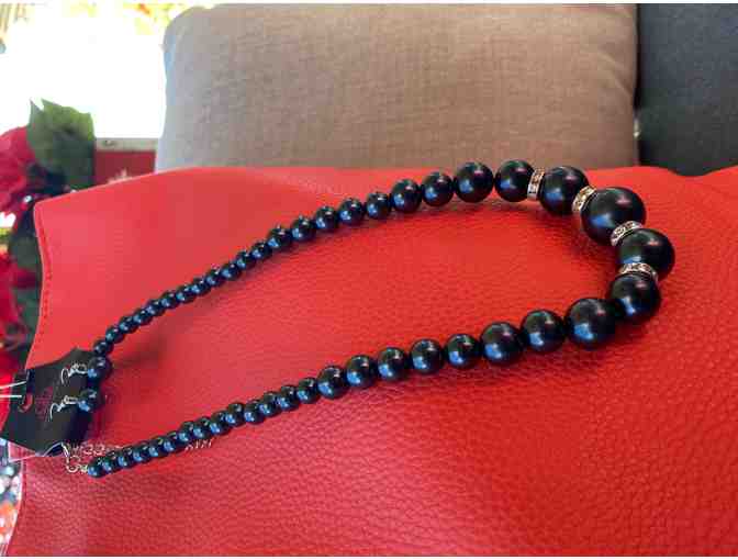 Thirty-One Gifts Purse and blue pearls jewelry set