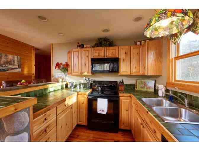 Cherry Ridge Retreat- Luxury Cabin Getaway (Hocking Hills, OH)