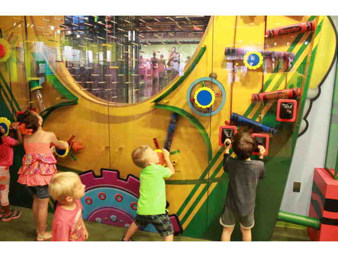 A Crayola Experience . . .a full-day of Hands-On Family Fun!
