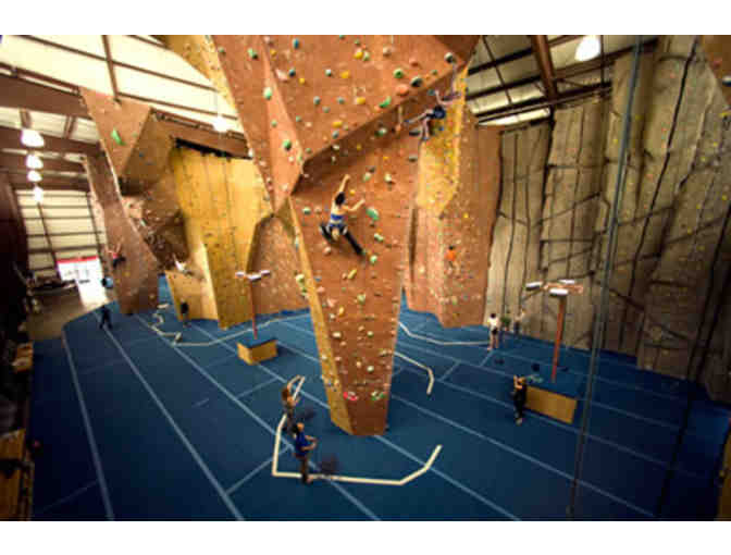 Two Beginner Belay Lessons to Rock Climb at Planet Granite