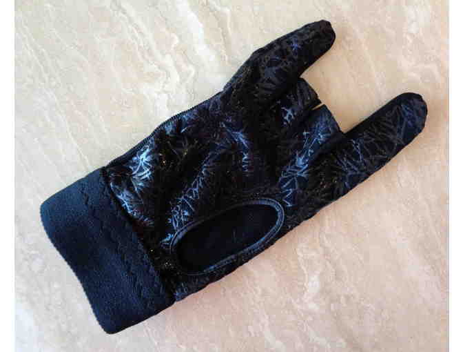 Ebonite React Bowling Glove -- Right Hand, Size Small -- Used Once